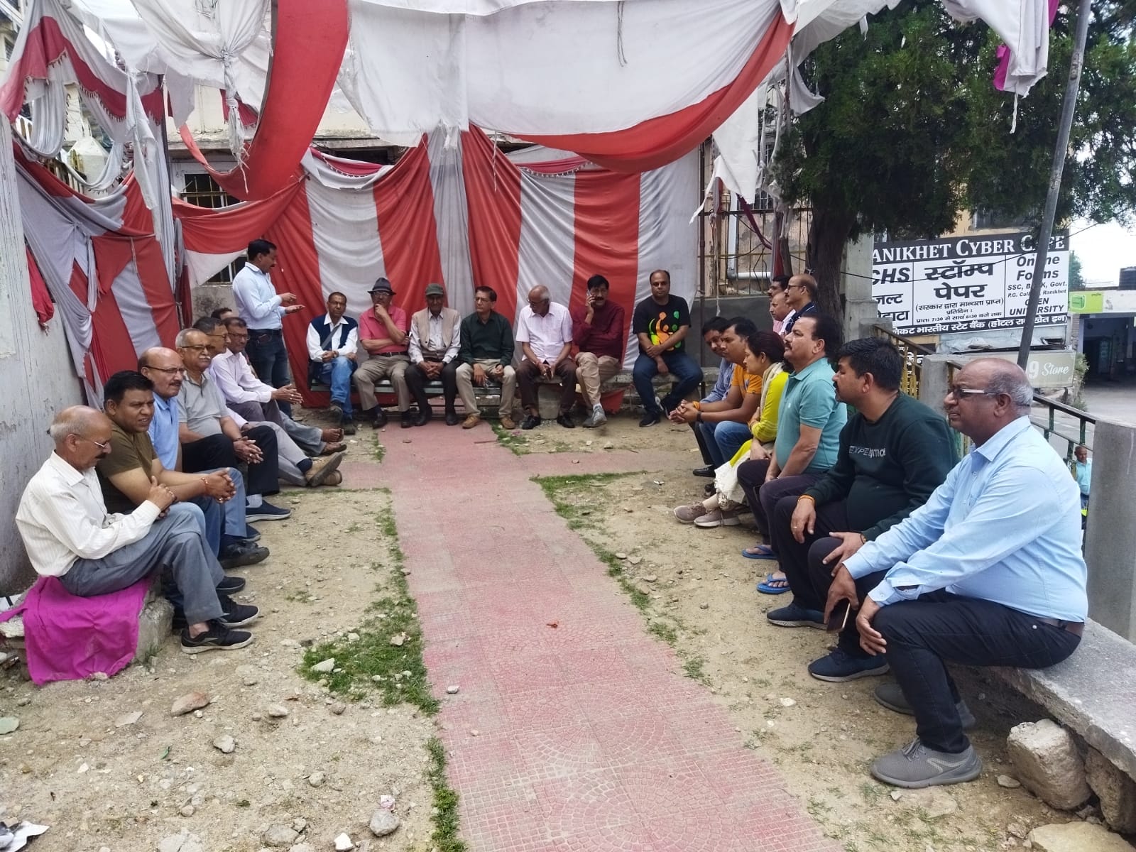 छावनी परिषद से सिविल एरिया को पृथक कर चिलियानौला -रानीखेत नगर पालिका में शामिल करने की मांग पर धरना-प्रदर्शन 82वें दिन जारी