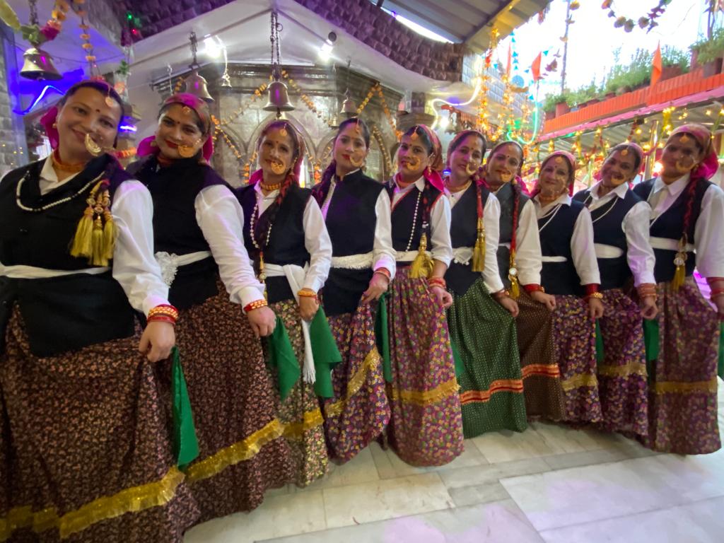 रानीखेत गणपति पंडाल में आरती में ‌उमड़े श्रद्धालु, चेली ब्वारी ग्रुप की‌‌ समूह नृत्य प्रस्तुति ने‌ लूटी वाह-वाही