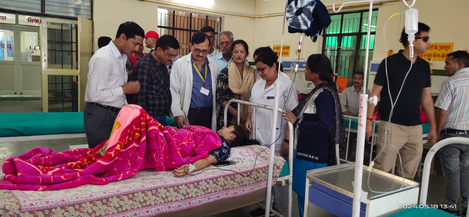 पूर्व मंत्री गोविंद सिंह माहरा की‌103वीं जयंती पर‌ कांग्रेस कार्यकर्ताओं ने चिकित्सालय में मरीजों को फल‌ वितरण किया