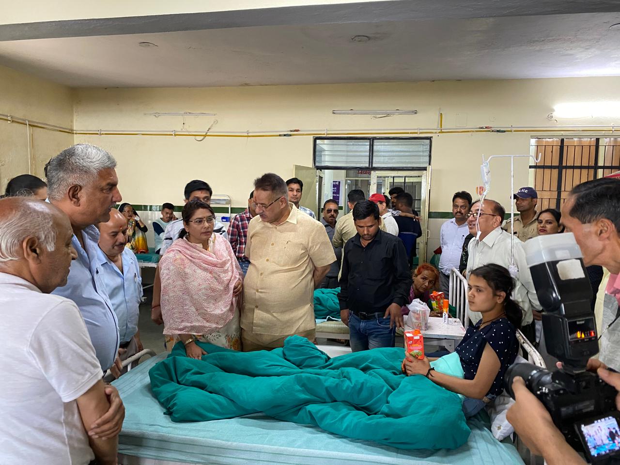 उद्यान मंत्री गणेश जोशी ने रानीखेत राजकीय चिकित्सालय का निरीक्षण किया, मरीजों का हाल-चाल और चिकित्सा व्यवस्थाओं की जानकारी ली