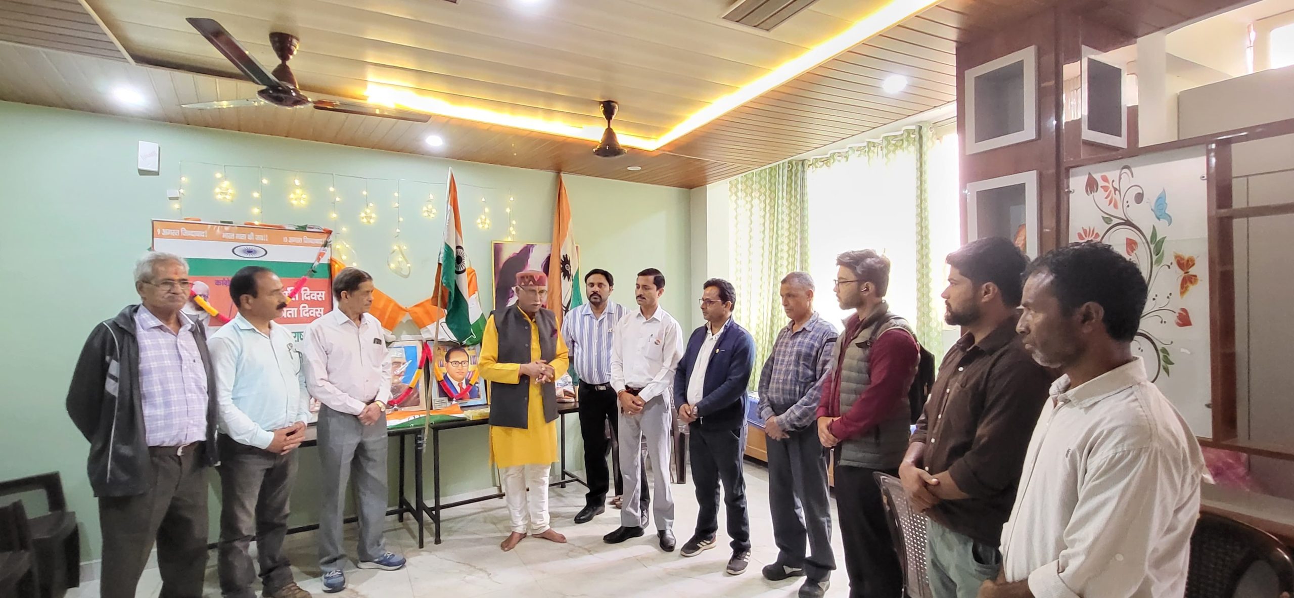 स्वतंत्रता दिवस पर रानीखेत कांग्रेस कमेटी कार्यालय में मनाया गया स्वतंत्रता दिवस, स्वतंत्रता सेनानियों को किया याद