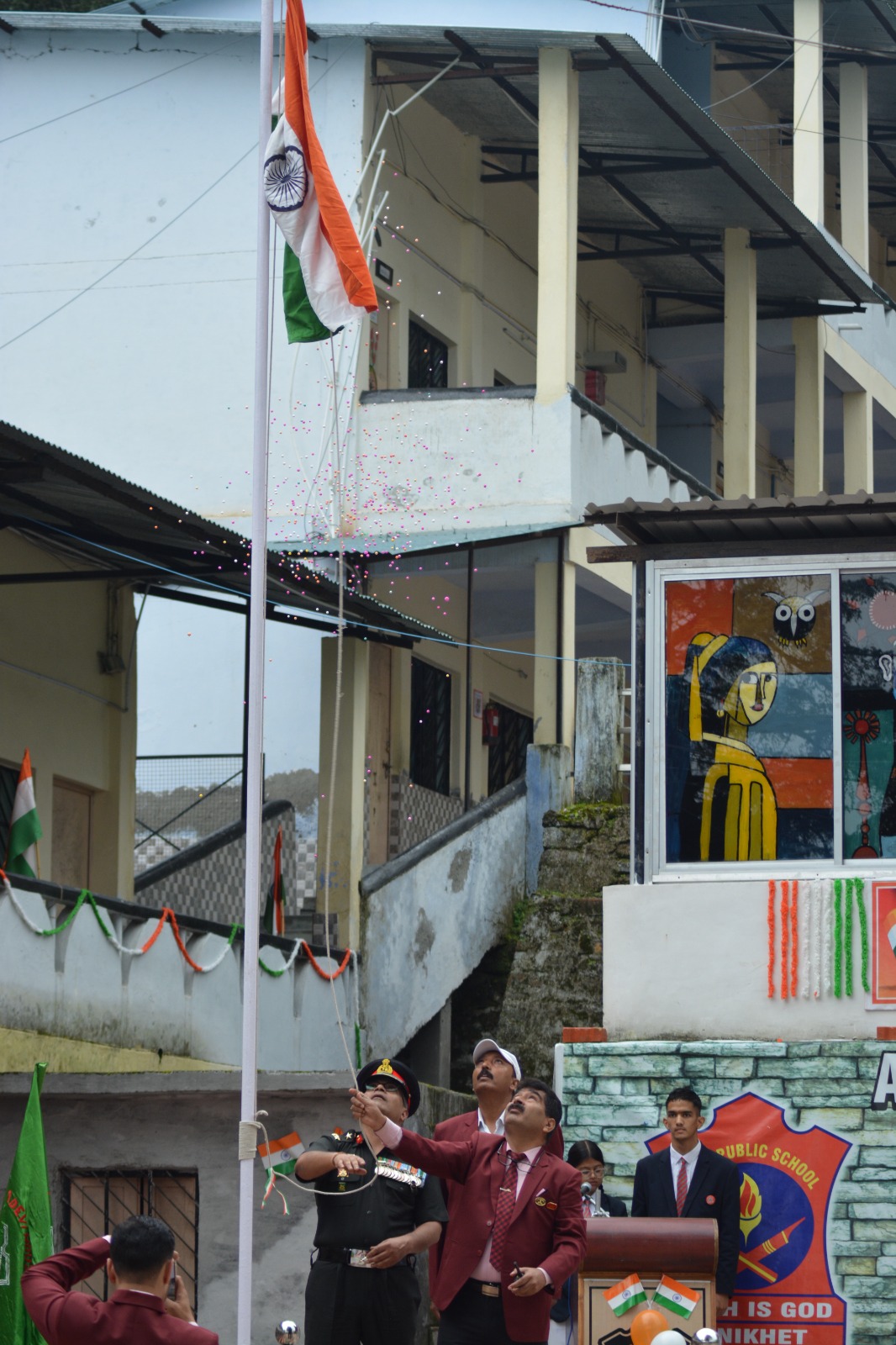 स्वतंत्रता दिवस पर देशभक्ति के रंग में सराबोर हुआ आर्मी पब्लिक स्कूल रानीखेत