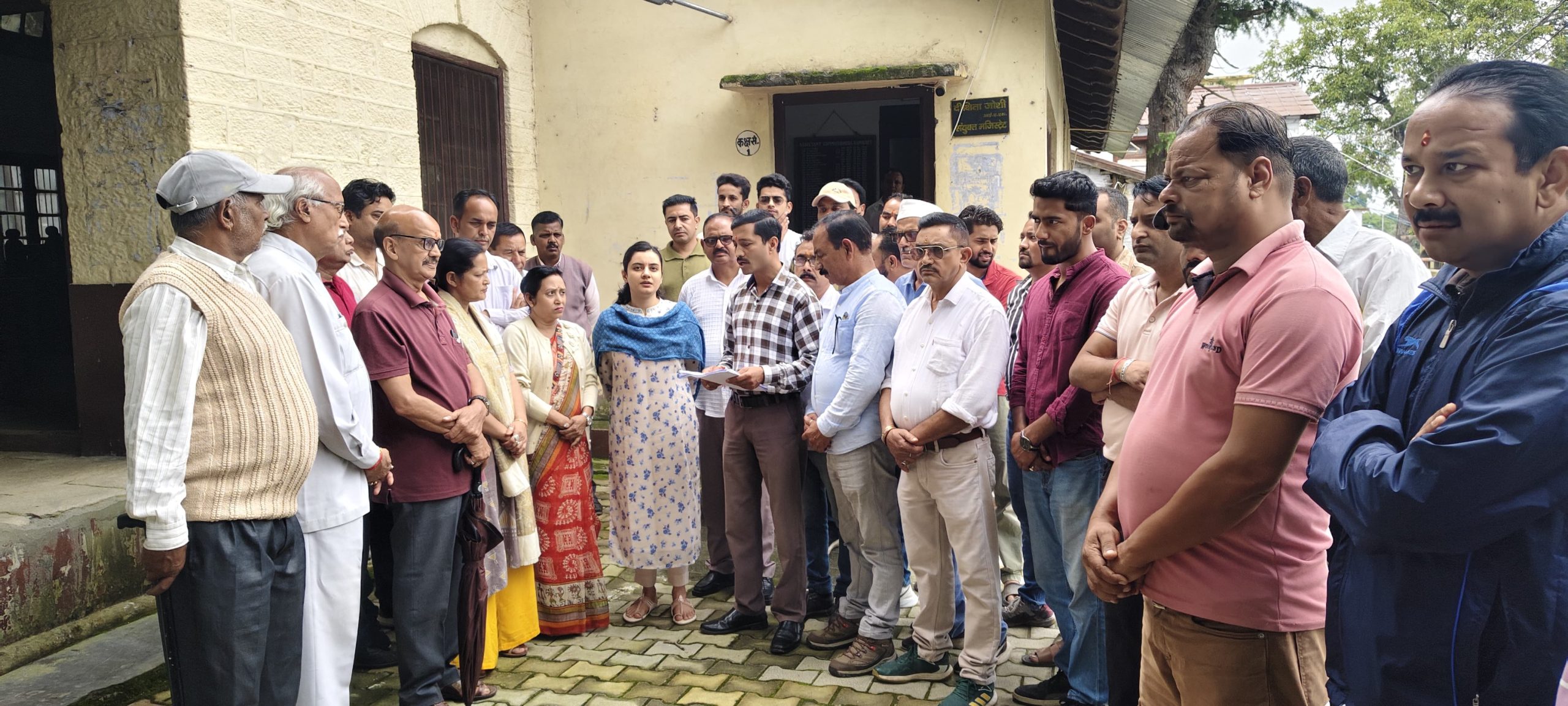 एस आई आर प्रक्रिया के दौरान पात्र मतदाताओं के विरुद्ध  झूठी एवं भ्रामक आपत्तियां प्रस्तुत करने वालों के विरुद्ध कानूनी कार्रवाई की मांग को लेकर कांग्रेस ने दिया ज्ञापन